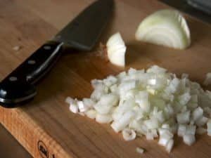 أخبار مصر | سعر البصل اليوم الأربعاء 3 يناير 2024 .. حدث غير متوقع بالأسواق الآن