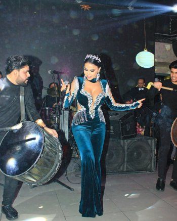 شاهد .. ليال عبود تطل كأميرة من إحدى حفلاتها برأس السنة في بيروت-بالصور