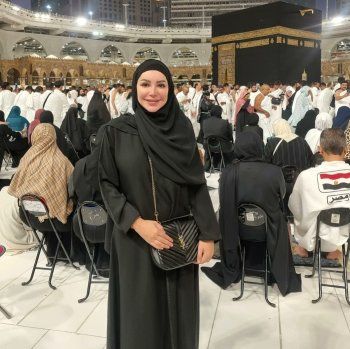 شاهد .. إنجي علاء تنهي مناسك العمرة مع صديقاتها في الحملة وهكذا علقت-بالصور