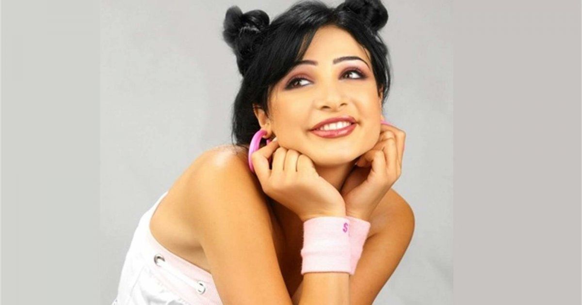 شاهد .. ماريا مغنية " إلعب إلعب " تطل من جديدة بملابس جريئة وحركة لسان خادشة للحياء