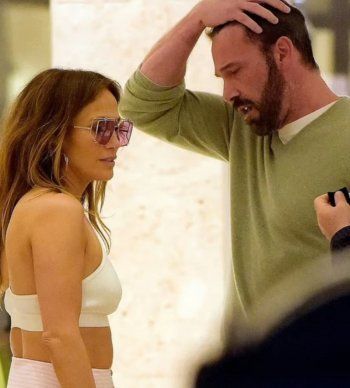 شاهد .. بالصور- شجار حاد ومحاولة ضرب بين جنيفر لوبيز وبن أفليك