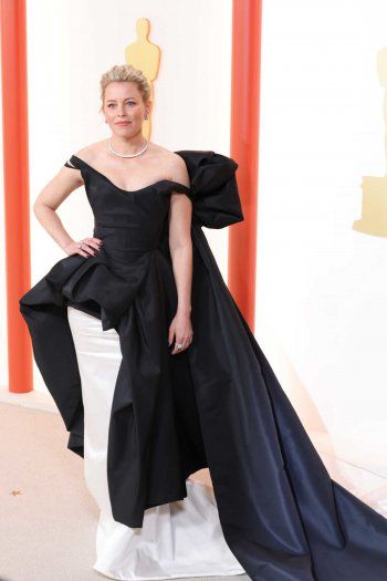 شاهد .. فلاشباك - إطلالات أنثوية لـ هاري ستايلز وسام سميث تثير الجدل .. وكيلي جينر حديث الناس بسبب رأس الأسد