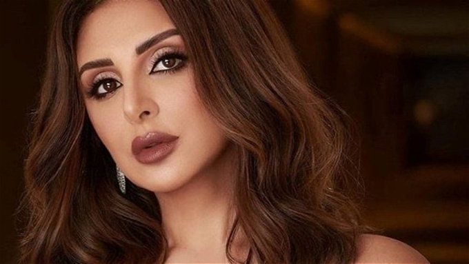 أنغام بنفس فستان مي عمر.. أثارت جدل كبير على السوشيال والفرق كبير