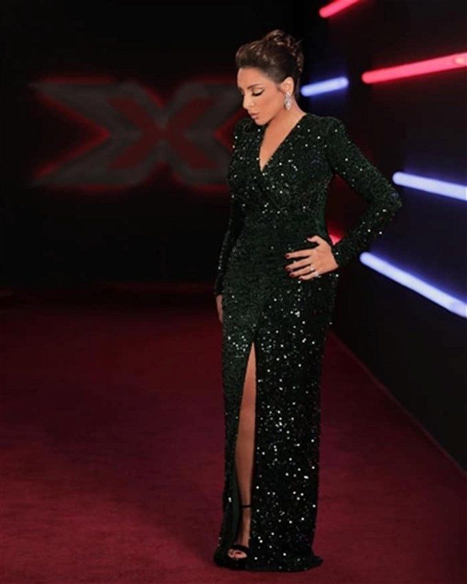 أنغام بنفس فستان مي عمر.. أثارت جدل كبير على السوشيال والفرق كبير