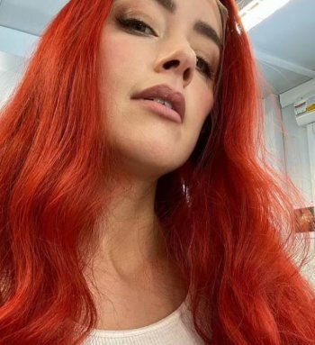 شاهد .. آمبر هيرد ترضع إبنتها الصغيرة وهكذا علقت على صورها من كواليس Aquaman2