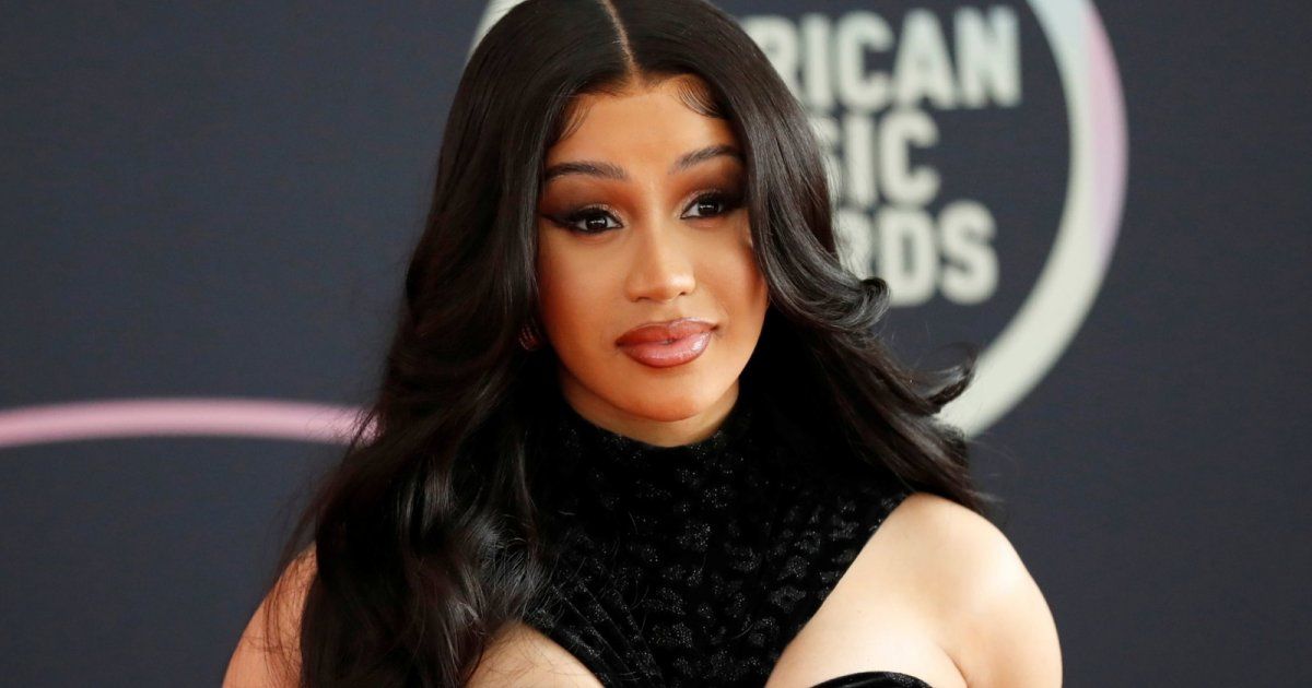 شاهد .. كاردي بي عادت لـ أوفيست؟