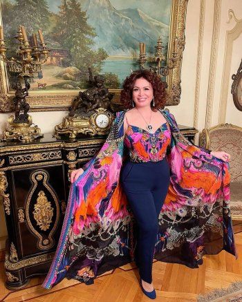 شاهد .. إلهام شاهين : يسألوني عن سر جمالي ورشاقتي .. وهذا السبب - بالصور