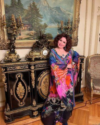 شاهد .. إلهام شاهين : يسألوني عن سر جمالي ورشاقتي .. وهذا السبب - بالصور