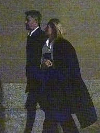 شاهد .. فضـيحـة جديدة لـ ولي عهد الدنمارك- بالصور