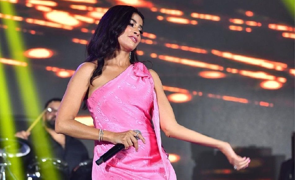 وجهة نظر حريمي في أغنية 3 ساعات بتاع روبي