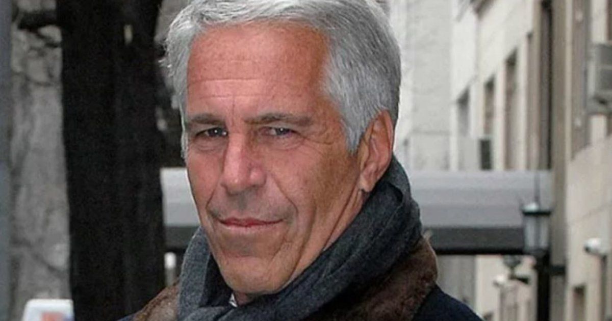 شاهد .. تفاصيل قضية جيفري إبستاين: صاحب أكبر شبكة "إتجار بالجنـ ـس مع قاصرات" ولائحة بأسماء نجومكم المفضلين المتورطين معه