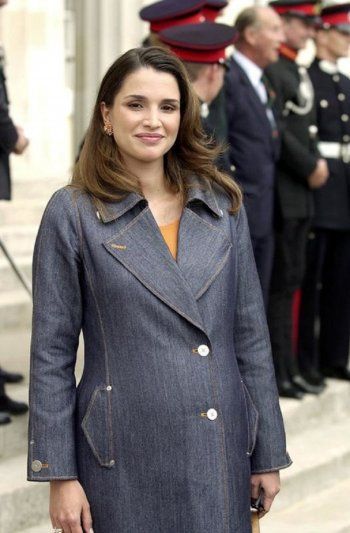 شاهد .. صور نادرة من فترة حمل الملكة رانيا.. شاهدوا أناقتها