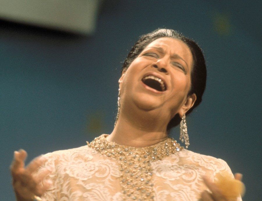 في الحفل الأخير لأم كلثوم ٤ يناير ١٩٧٣ وجهت الدعاء للقوات المسلحة