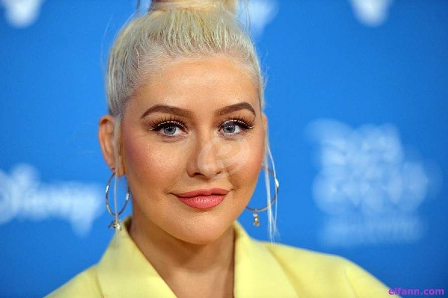 شاهد .. هكذا تخلصت كريستينا أغيليرا من عشرات الكيلوغرامات من الوزن الزائد