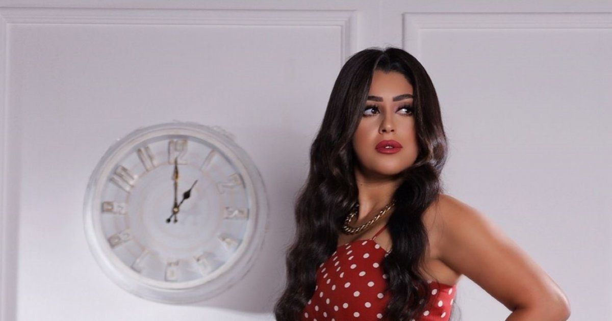 شاهد .. بعد جدل فستانها الأحمر.. أيتن عامر تعترض على التعليقات