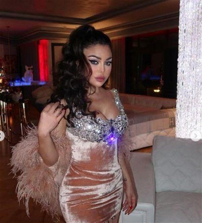 إطلالات الفنانات في رأس السنة.. مايا دياب وهيفاء وهبي فساتينهم الاجراء