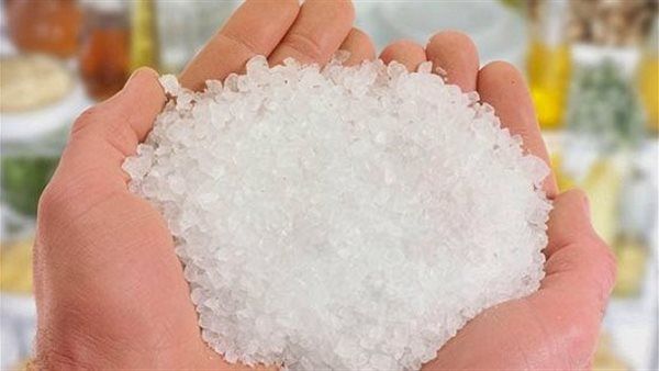 حكم رش الملح في المنزل لإبعاد الحسد والعين.. دار الإفتاء تجيب