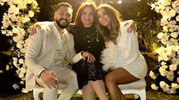 شاهد .. إلهام شاهين تحتفل بخطوبة ابن شقيقها للمرة الثانية