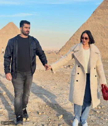 شاهد .. بصور رومانسية.. الدكتورة خلود وزوجها في مصر بأجواء ساحرة