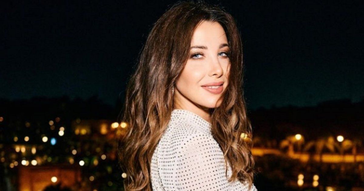 شاهد .. بالصور- في أوقات عائلية في دبي..نانسي عجرم تقضي وقت ممتع مع زوجها وبناتها