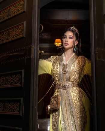شاهد .. إطلالة رائعة لـ بسمة بوسيل بالقفطان المغربي الذهبي.. وجمالها يحدث ضجة