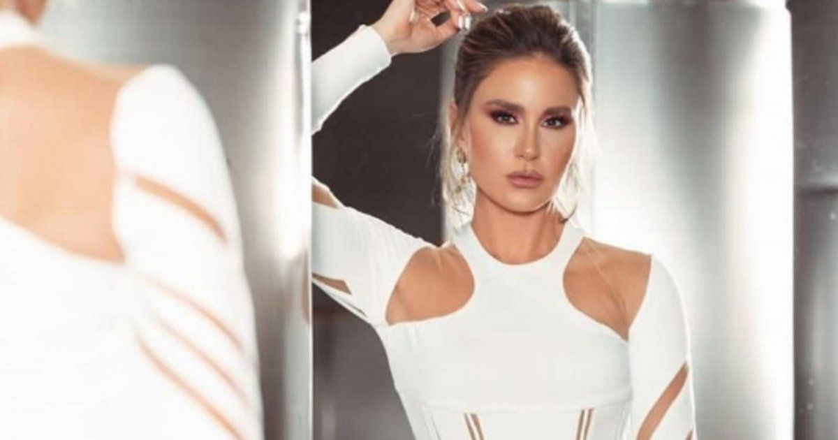 شاهد .. بالصور- بإطلالة تضج بالجمال والأنوثة..ملامح وجه ديمة قندلفت تبهر الجمهور