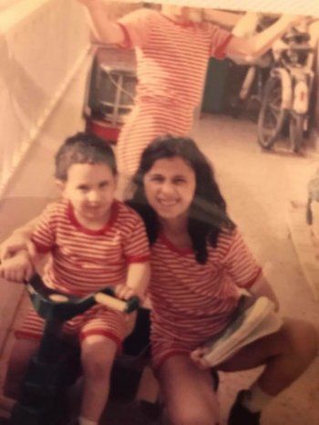 شاهد .. ملكة جمال لبنان السابقة بعين دامعة تشكو من جحود أولادها وتناشدهم أن يبادلوها محبتها-بالصور