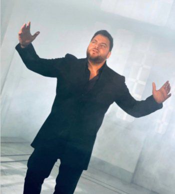 شاهد .. عامر زيان يشوق متابعيه لكليب أغنية "لو بيصرلي"