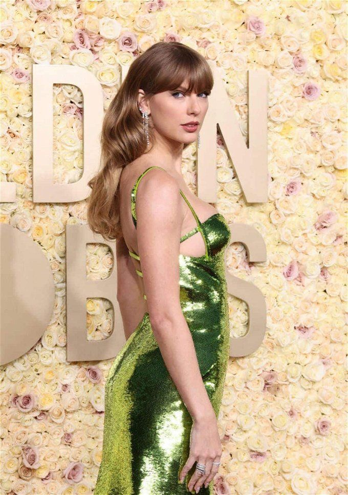 فساتين على ريد كاربت جولدن جلوب.. شاهدوا أثاروا الجدل بسبب البطانة