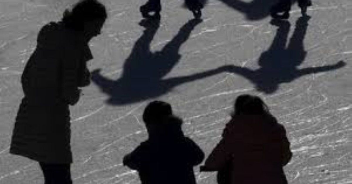 شاهد .. ممثلة مصرية وصفت بالقبيحة وأشرفت على تربية 12 يتيم