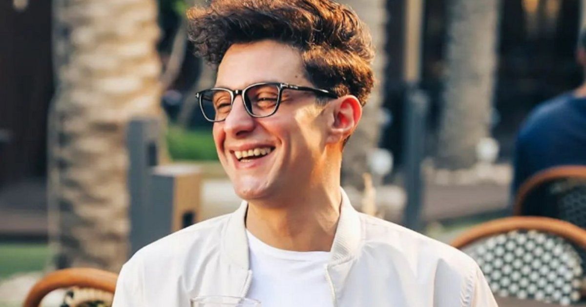 شاهد .. بالبوستر الرسمي..أحمد الفيشاوي يشعل حماس الجمهور لـ "عادل مش عادل" ويكشف عن موعد الطرح