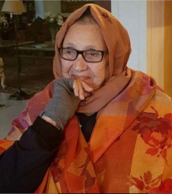 شاهد .. لطيفة التونسية تعلن موعد عزاء والدتها الراحلة في مصر