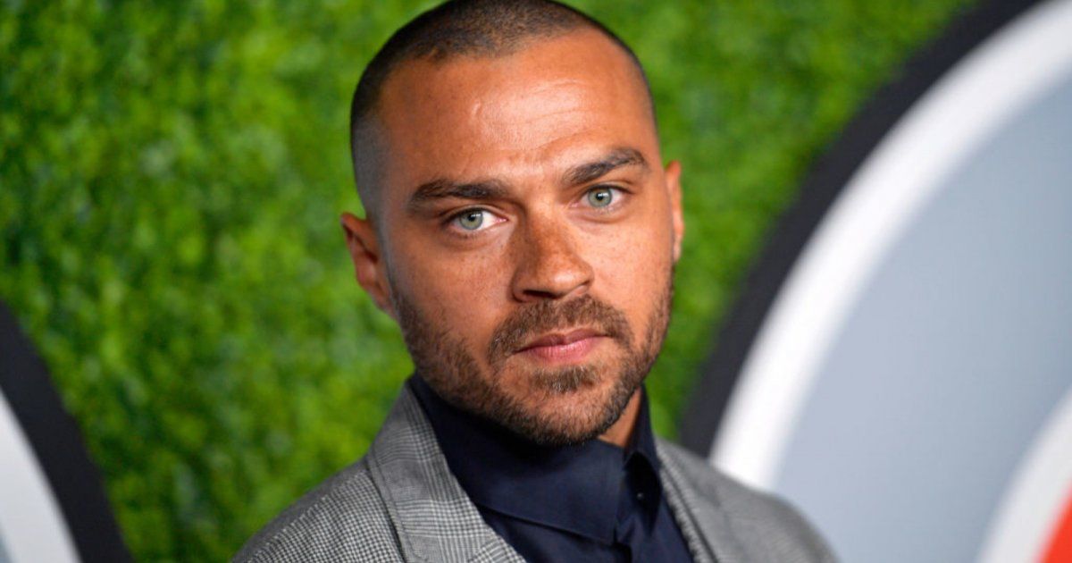 شاهد .. جيسي ويليامز يستمر بالتضامن مع فلسـ طين بـ تي شيرت ضد التمييز العنصري