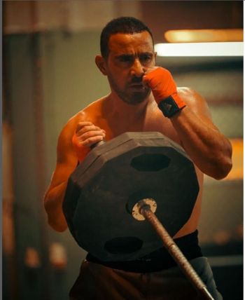 شاهد .. بالصورة - أحمد السقا يكشف أحدث كواليس مسلسل " جولة اخيرة "