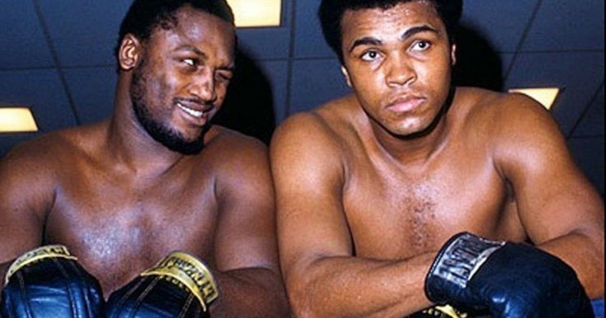 شاهد .. جوزيف فريزر لقب بـ سموكين جو وواجه محمد علي كلاي عدة مرات