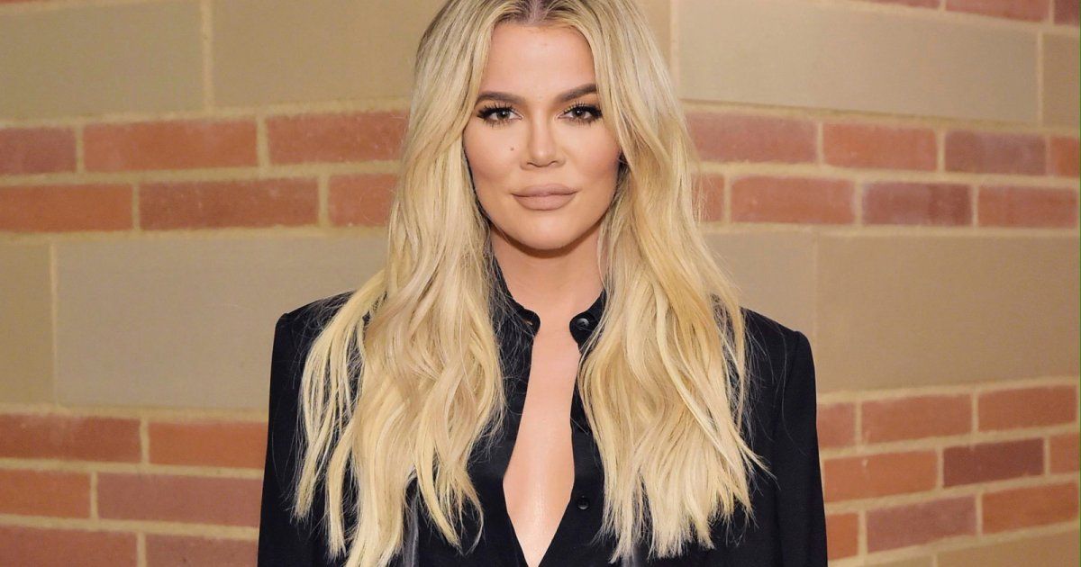 شاهد .. كلوي كارداشيان بجلسة تصوير صـ ـادمة .. استبدلت الملابس الداخلية بتفاحة!