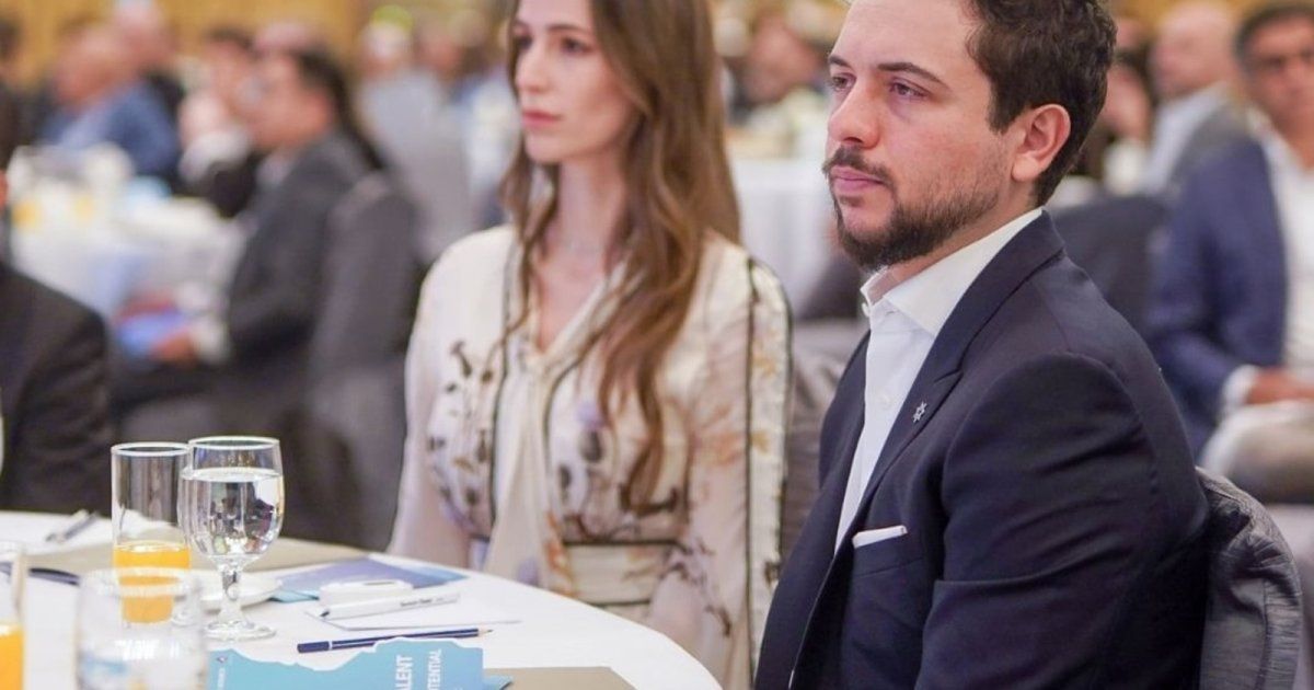 شاهد .. إطلالة مميزة للأميرة رجوة بأول زيارة رسمية لها إلى سنغافورة!