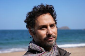 شاهد .. فيلم " حديد، نحاس، بطاريات " قصة حب مستحيلة في مجتمع تسوده الكراهية وهذا ما كشفه المخرج وسام شرف