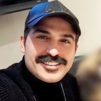 شاهد .. محمود نصر يطل عى الجمهور بلوك كختلف للغاية.. والجمهور: "لي عامل بحالك هيك"؟