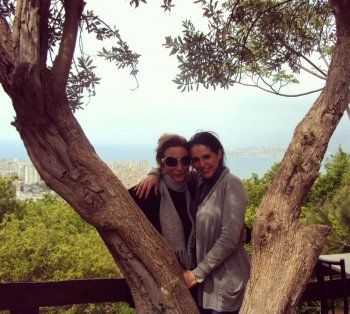 شاهد .. دنيا عبد العزيز تستذكر والدتها الراحلة وتوجه لها هذه الكلمات