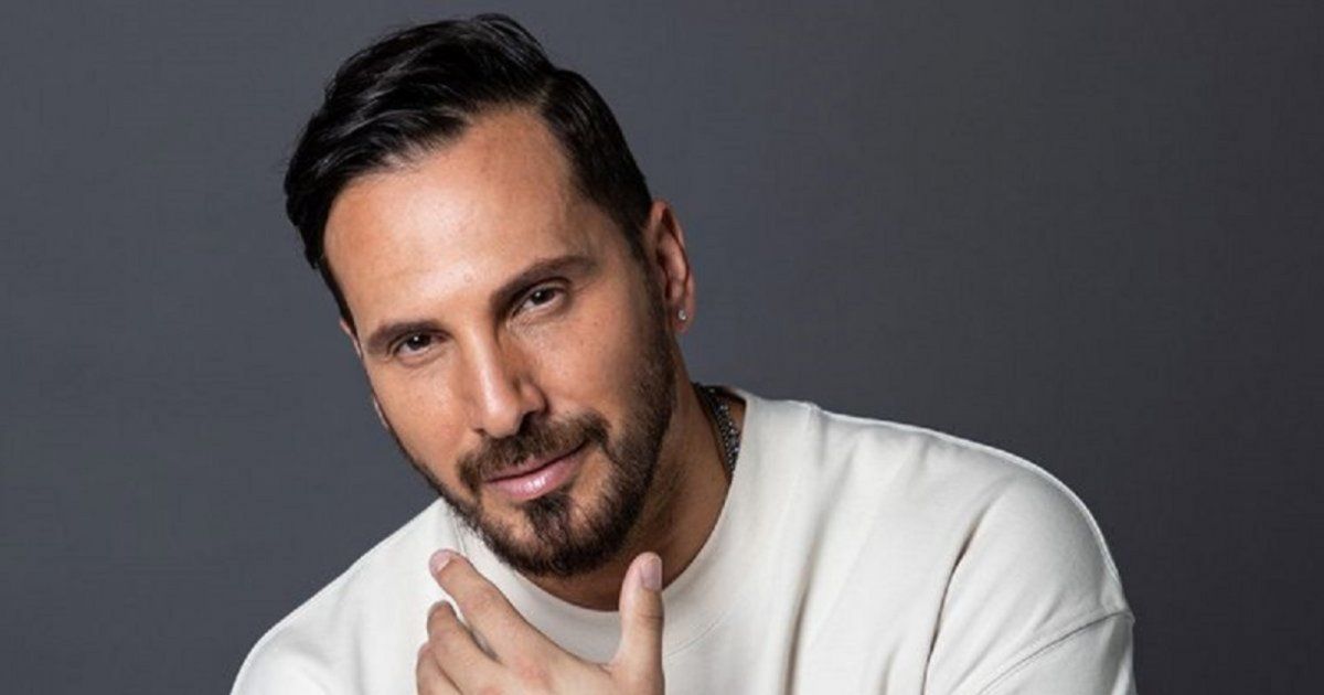 شاهد .. بالفيديو- بأجواء من الرومانسية .. عزيز عبدو يطلق كليب "لو يجي الليل"