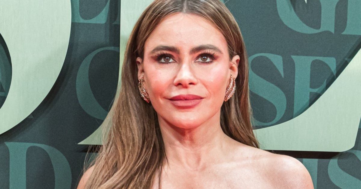 شاهد .. بالفيديو- مذيع يحاول أن يسخر من صوفيا فيرغارا.. وهي تضعه بموقف محرج