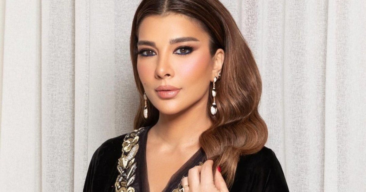 شاهد .. أصالة تتفاعل مع أحد الحضور الذي يرتدي لباس صيفي بحفلها.. وهو: صوتك يدفيني