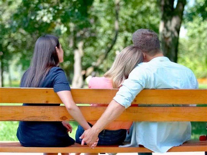 أخبار مصر | طبيب يفقد شقيقة زوجته عذريتها.. قصة حب نشبت بينهم برضا الفتاة