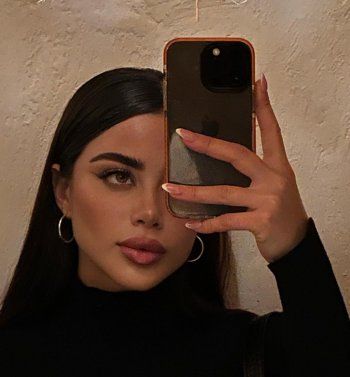 شاهد .. بالصور- بالجلد الأسود..يارا السكري تستعرض جمالها وأنوثتها بلوك مميز