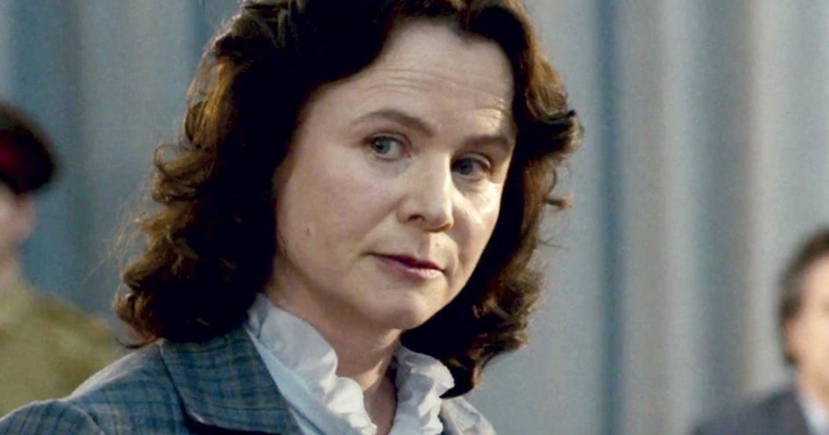 شاهد .. إميلي واتسون بدأت حياتها كنادلة .. تقدمت بطلب إلى مدرسة الدراما ورُفضت في محاولتها الأولى