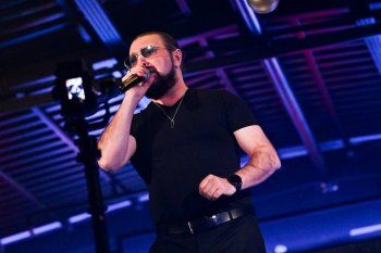 شاهد .. وديع مراد يحصد نجاحاً كبيراً في أول حفل له في مصر