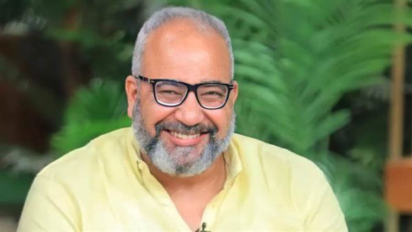 نقل بيومي فؤاد إلى المستشفى بهد تدهور حالته الصحية