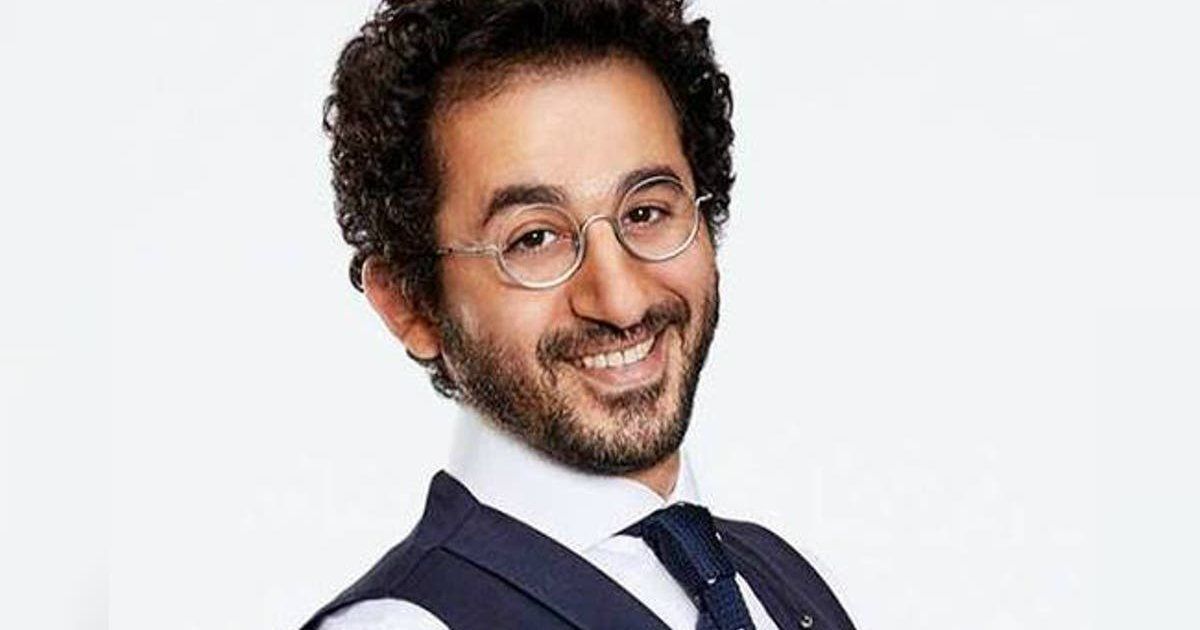 شاهد .. أحمد حلمي في أول ظهور له بعد رحيل شقيقه