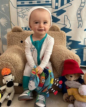 شاهد .. بلحظات مليئة بالمشاعر.. باريس هيلتون تحتفل بيوم ميلاد ابنها الأول